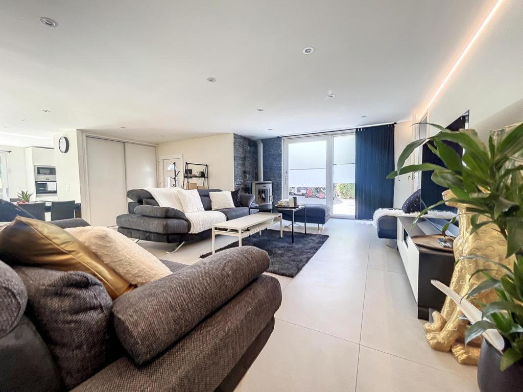 Appartement Moderne Avec Terrasse Et Piscine A Chatel Sur Bex מראה חיצוני תמונה